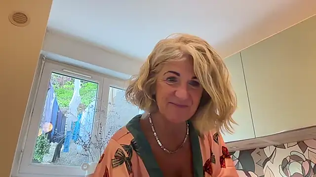 Czat XXX na żywo – NaughtyMonicaUK