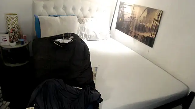 NinaDOM4CUM Show in webcam