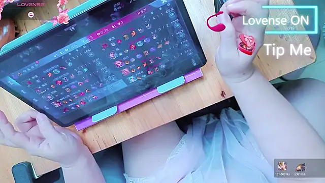 Chatroom XXX en direct de AngelwithEcup