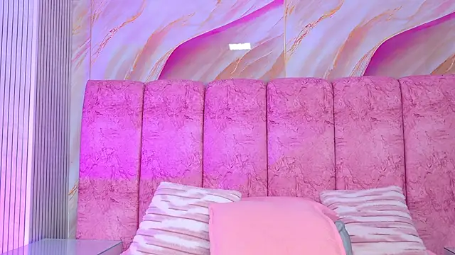 emmacurvy live XXX chat