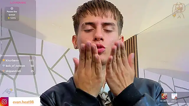 Show modela EVAN_TAY na web-kameri