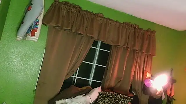 Sexslavescorpio: διαδικτυακό σόου στην κάμερα