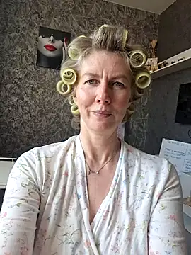 Онлайн чат XXX stellahere8