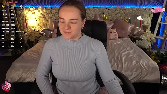 FoxyShy's Live XXX Chat