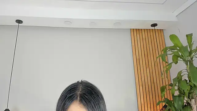 Chat +18 de REINA_ADAHARA ao vivo