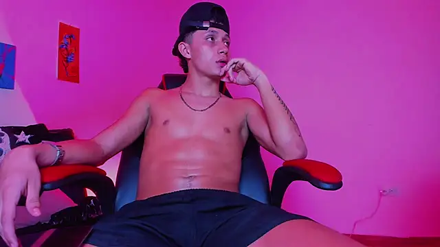 Chat XXX en directo de ryanlatiin