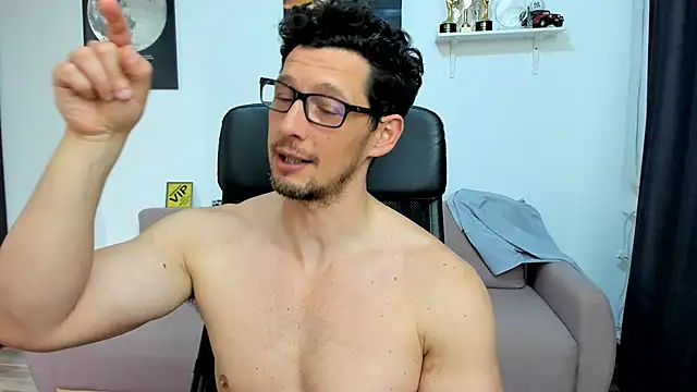 BrutusK08 Adlı Modelin Web Kamerası Şovu