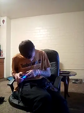 jizzyglizzy92 Show in webcam