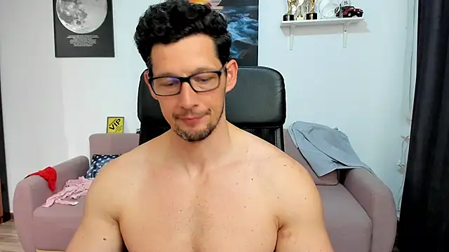 دردشة BrutusK08 الجنسية المباشرة