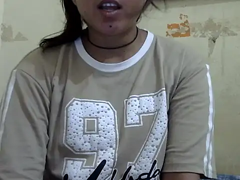 Priyanka_Chopr: онлайн-секс-чат