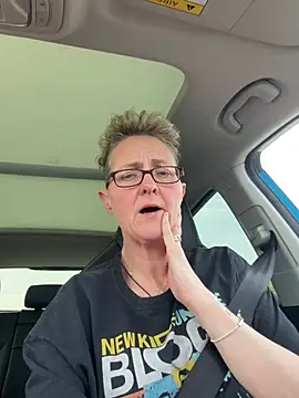 Curvy-Jinx Show Webcam