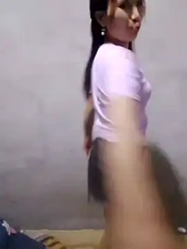 Thobaby112 Adlı Modelin Canlı XXX Sohbeti