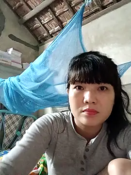 ttd83 即時 XXX 聊天