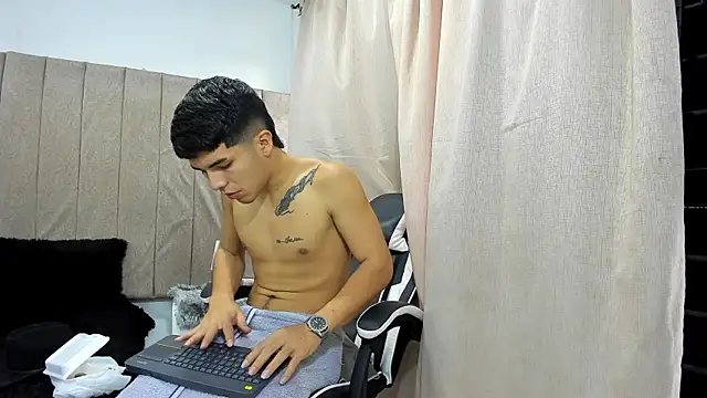 pipe_hot04 live XXX chat