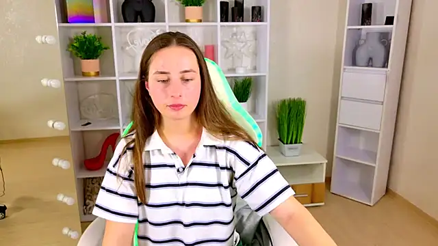 NadinnL – Kamerová šou