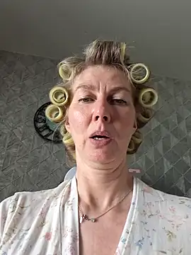 Chat +18 de stellahere8 ao vivo