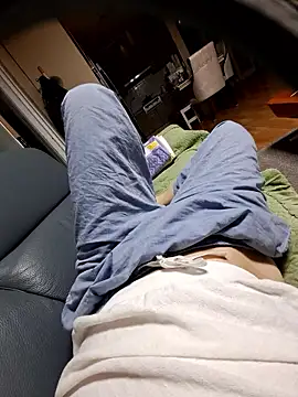 zxc9090zxc Show in webcam