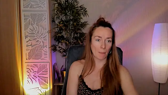 Chat +18 de RebeccaMartinez ao vivo