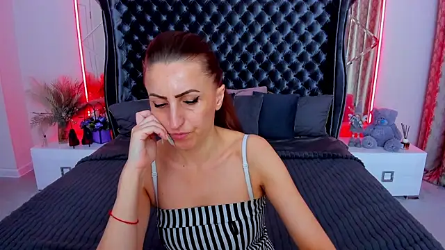 Rebecca_Diamond's Live XXX Chat