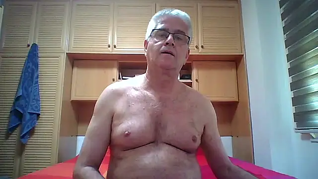 OperaticOmen Pertunjukan Webcam