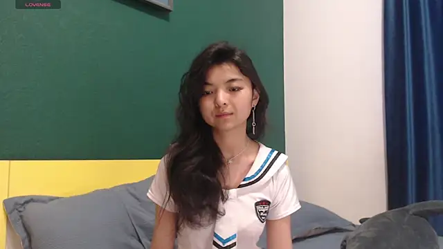 Shy_Kira Adlı Modelin Canlı XXX Sohbeti