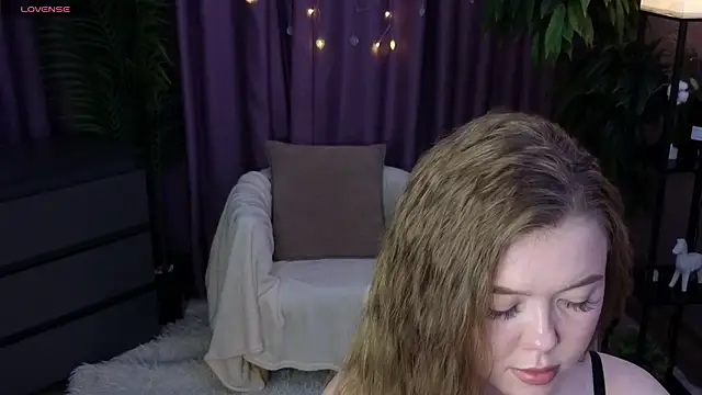 BlondeLina's Live XXX Chat