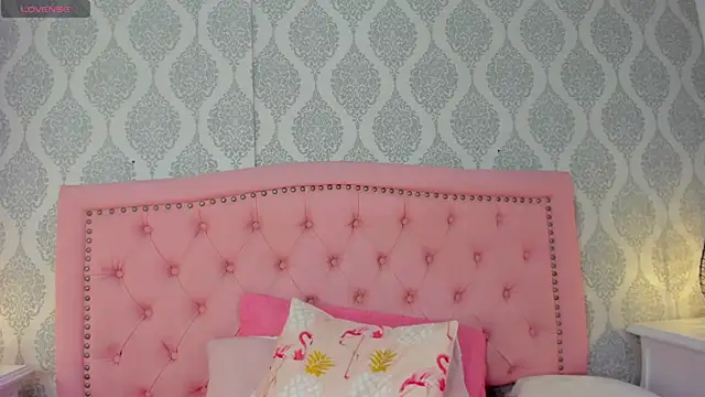 Pokazy przed kamerką – kitty_iris_