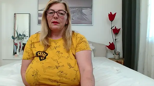 YulliaMilf: вебкам-шоу