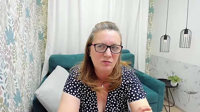 LeaPure live XXX chat