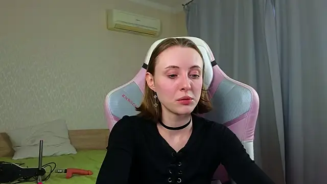 Cowell_Adelina Chat XXX in diretta