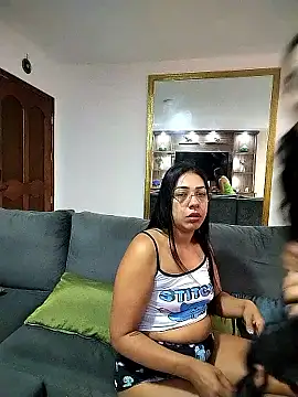 l0lita_emi's Webcam Show