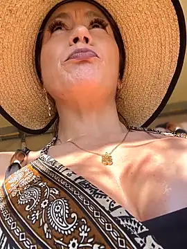 Chat +18 de angelitasexy81 ao vivo