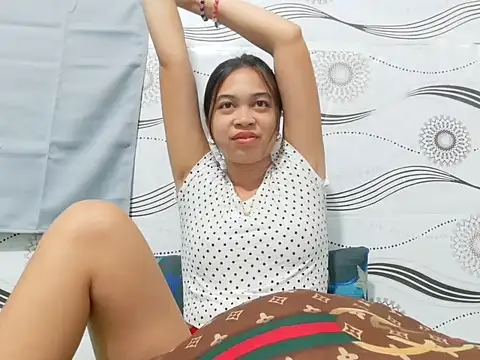 Pokazy przed kamerką – Ursexyasianskinny