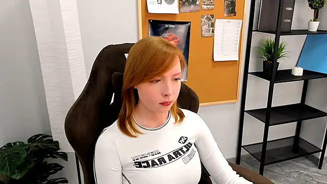 CherryCrushLove's Live XXX Chat