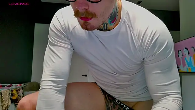 Pokazy przed kamerką – white_King9999