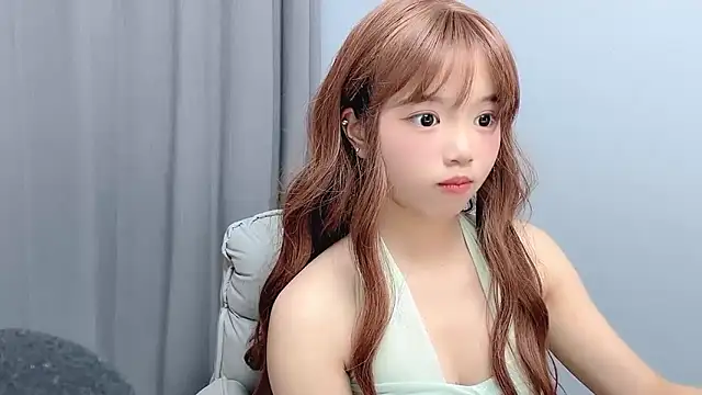 TwinXXyan Adlı Modelin Canlı XXX Sohbeti