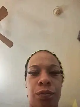 MZFANTZYHONEY's Live XXX Chat