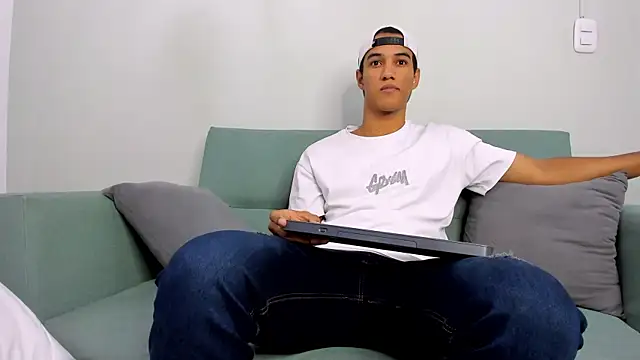 KyrozStorm Webcam show