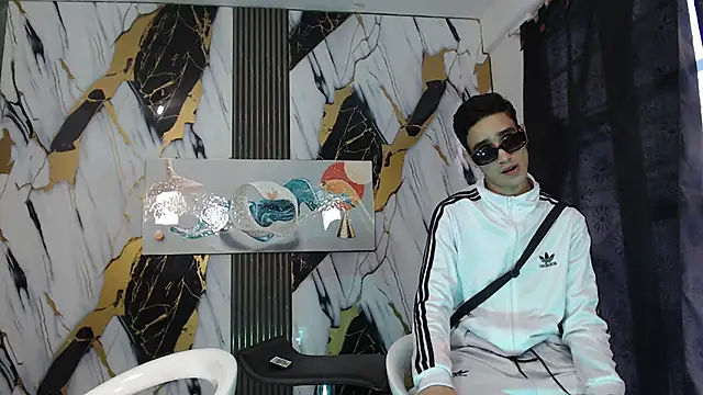 Chat +18 de SKYN_MAN ao vivo