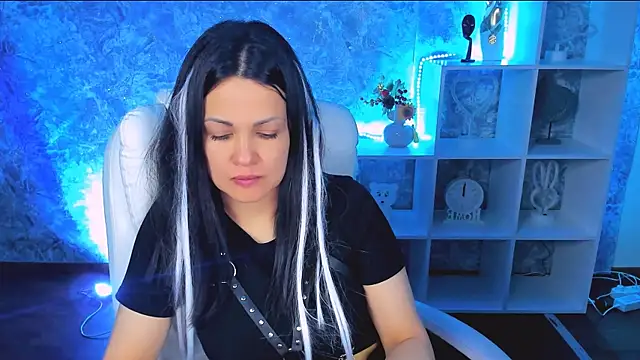 Онлайн чат XXX karolina_robinson