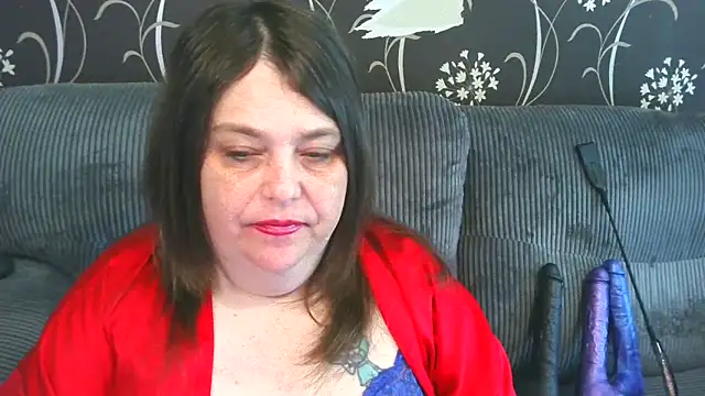 HousewifeMilf_Courtney Pertunjukan Webcam