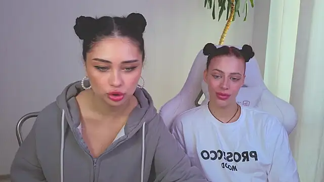 Show Webcam de Sofia_Plump