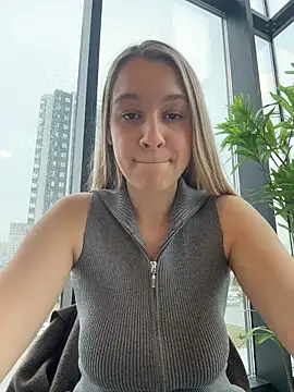 Pokazy przed kamerką – SashaCatt