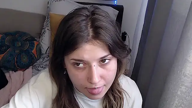 AlienforTwenty Chat XXX in diretta