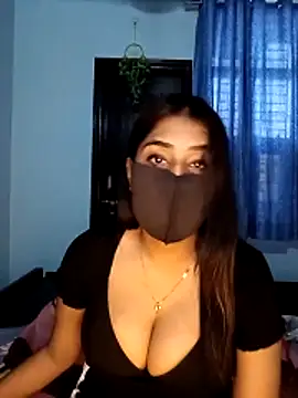 HotShanayaXO Adlı Modelin Canlı XXX Sohbeti