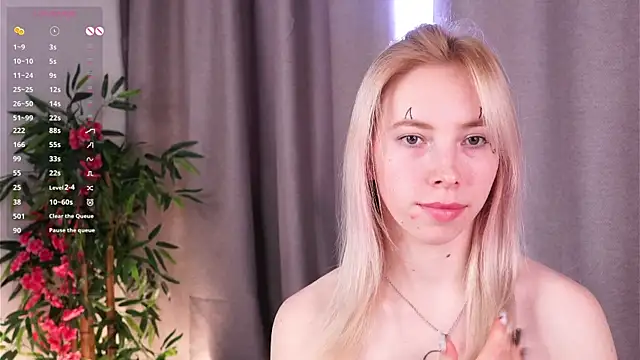 Lunabate élő XXX-chatje