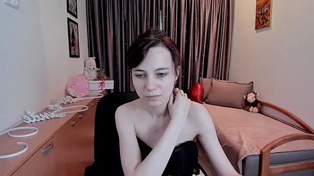 MiniLysii live XXX chat