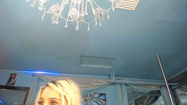 ADRIANNA_FOX 即時 XXX 聊天