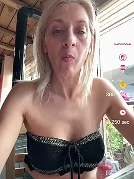 โชว์เว็บแคมของ HOTLadyluna