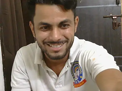 دردشة Stubborndesiboy الجنسية المباشرة